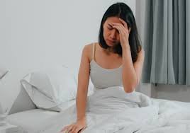 Representação informativa dos processos internos do corpo durante períodos de sono regular, evidenciando como o organismo começa a se reorganizar mesmo em um curto intervalo de descanso adequado.