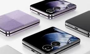 Representação conceitual do celular como principal computador pessoal, destacando o uso do smartphone para acesso à internet, serviços digitais, comunicação e atividades cotidianas da população.