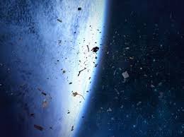 Imagem genérica do espaço associada a estudos que utilizam sensores terrestres para registrar sinais produzidos por fragmentos de lixo espacial ao interagir com a atmosfera.