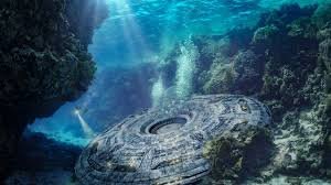 Visão geral dos oceanos destacando fenômenos naturais ainda pouco compreendidos pela ciência moderna, como correntes profundas, estruturas submarinas e comportamentos biológicos raros que continuam sendo objeto de estudo científico.