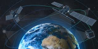 Representação do uso de satélites espaciais para transmissão de dados, observação da Terra e suporte a serviços públicos e privados em escala global.