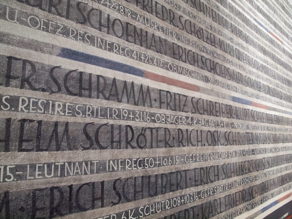 Levantamentos demográficos revelam que nomes tradicionais mantêm liderança histórica nos registros brasileiros, enquanto novas gerações ampliam a diversidade nas escolhas feitas pelas famílias.