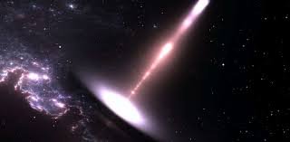 Descrição ampla do fenômeno astronômico envolvendo jatos relativísticos emitidos por buracos negros.