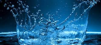 Texto explicativo sobre o uso de água em centros de dados que operam sistemas de IA.