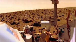 Descrição ampla do debate científico sobre possíveis sinais de vida detectados nos anos 1970.